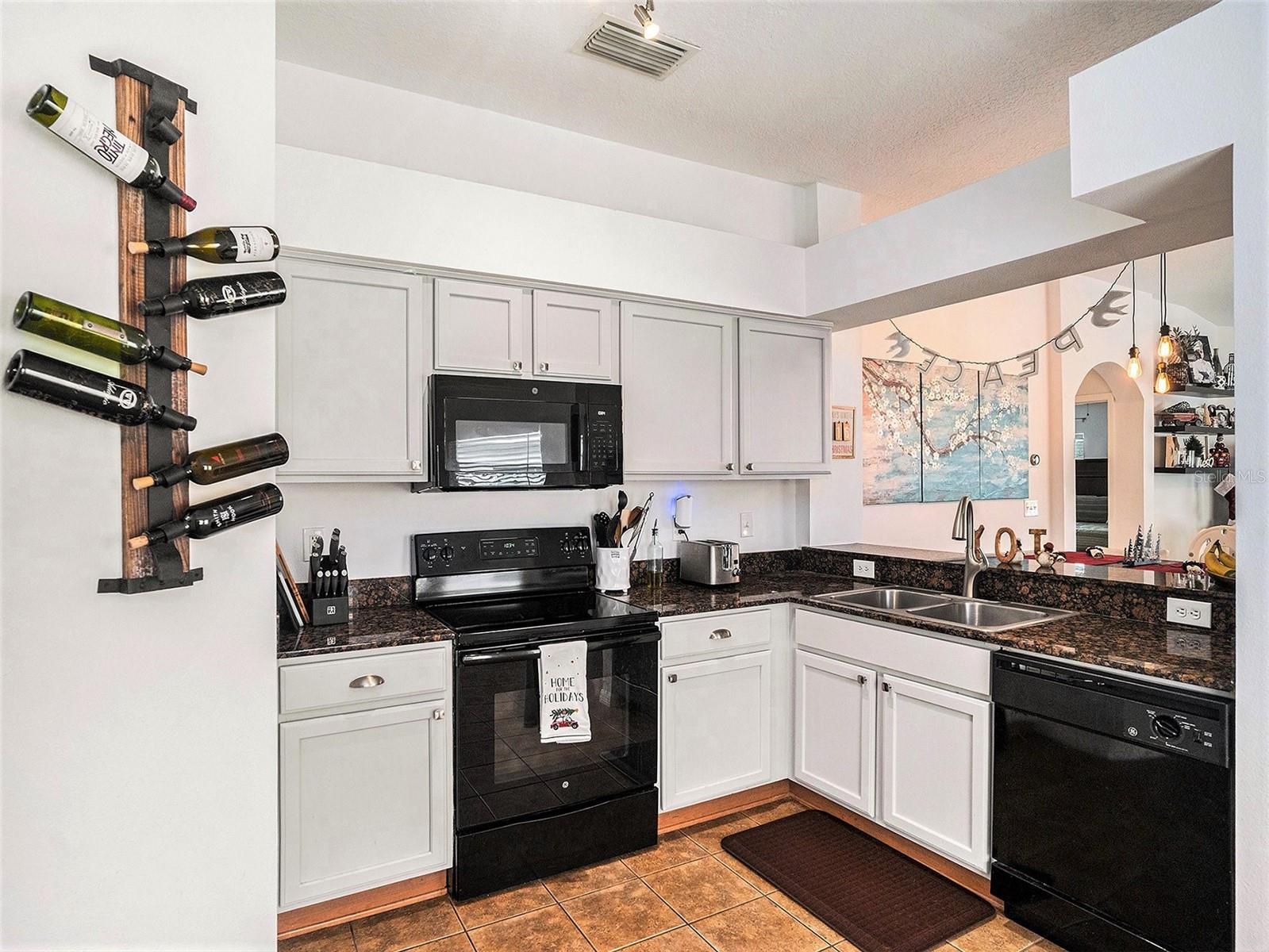 7833 CARRIAGE POINTE DR, GIBSONTON, FL — photo 11