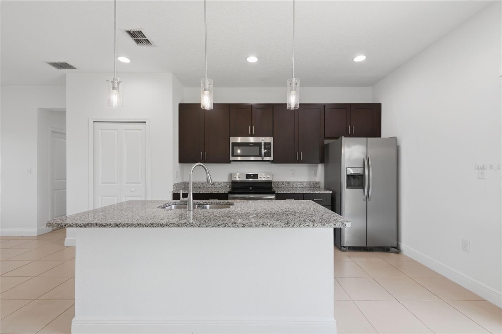 304 BEGONIA CT, POINCIANA, FL — photo 9
