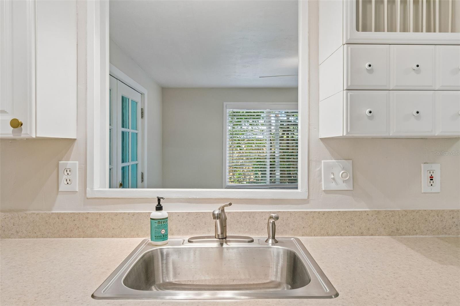 200 EVELYN AVE, CLEARWATER, FL — photo 8