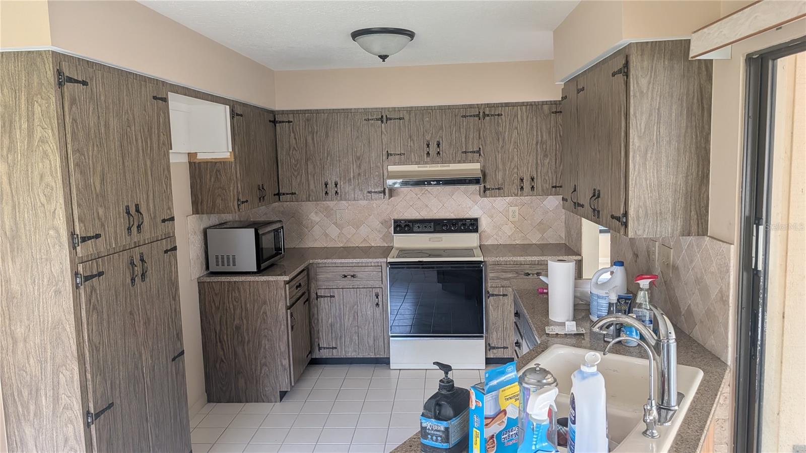 3720 PIN OAKS ST, SARASOTA, FL — photo 3
