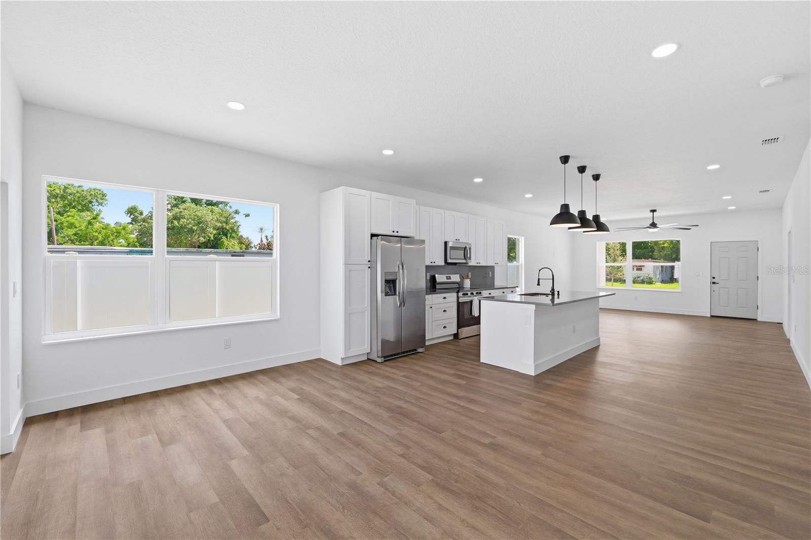 5111 68TH ST N, ST PETERSBURG, FL — photo 9