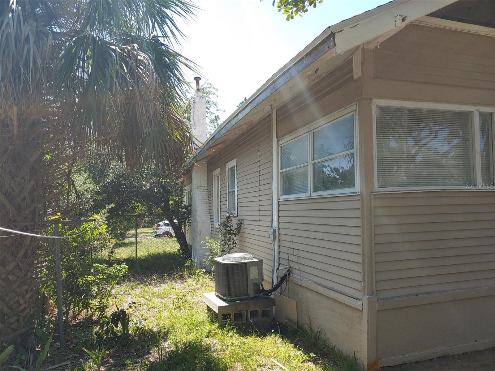 1924 30TH ST S, ST PETERSBURG, FL — photo 3