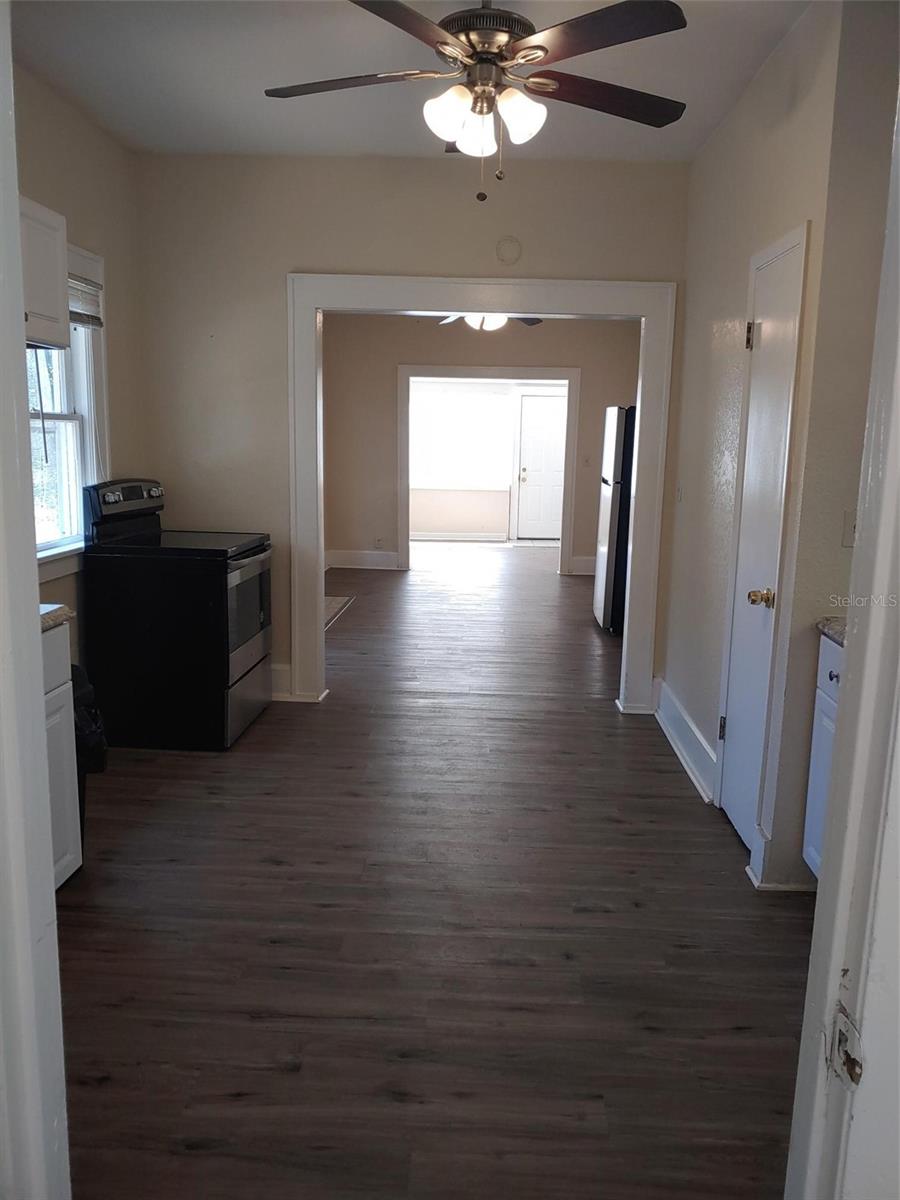 1924 30TH ST S, ST PETERSBURG, FL — photo 26