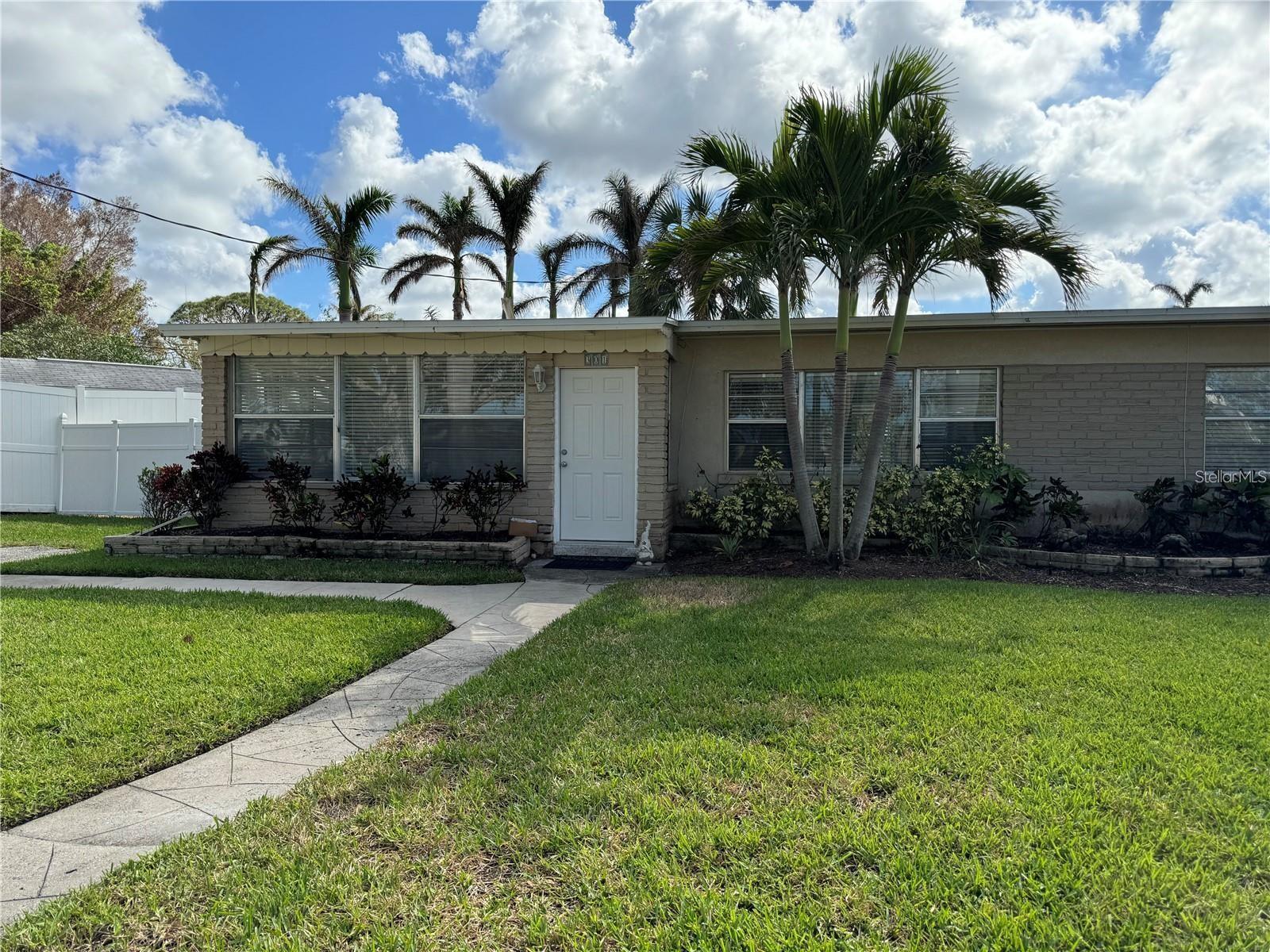 301 COLONIA LN W, NOKOMIS, FL