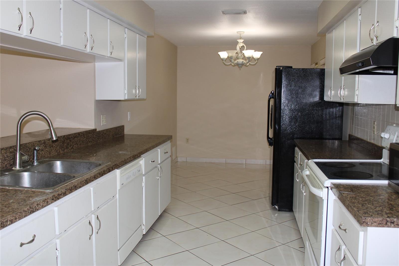 6121 56TH AVE N, ST PETERSBURG, FL — photo 4