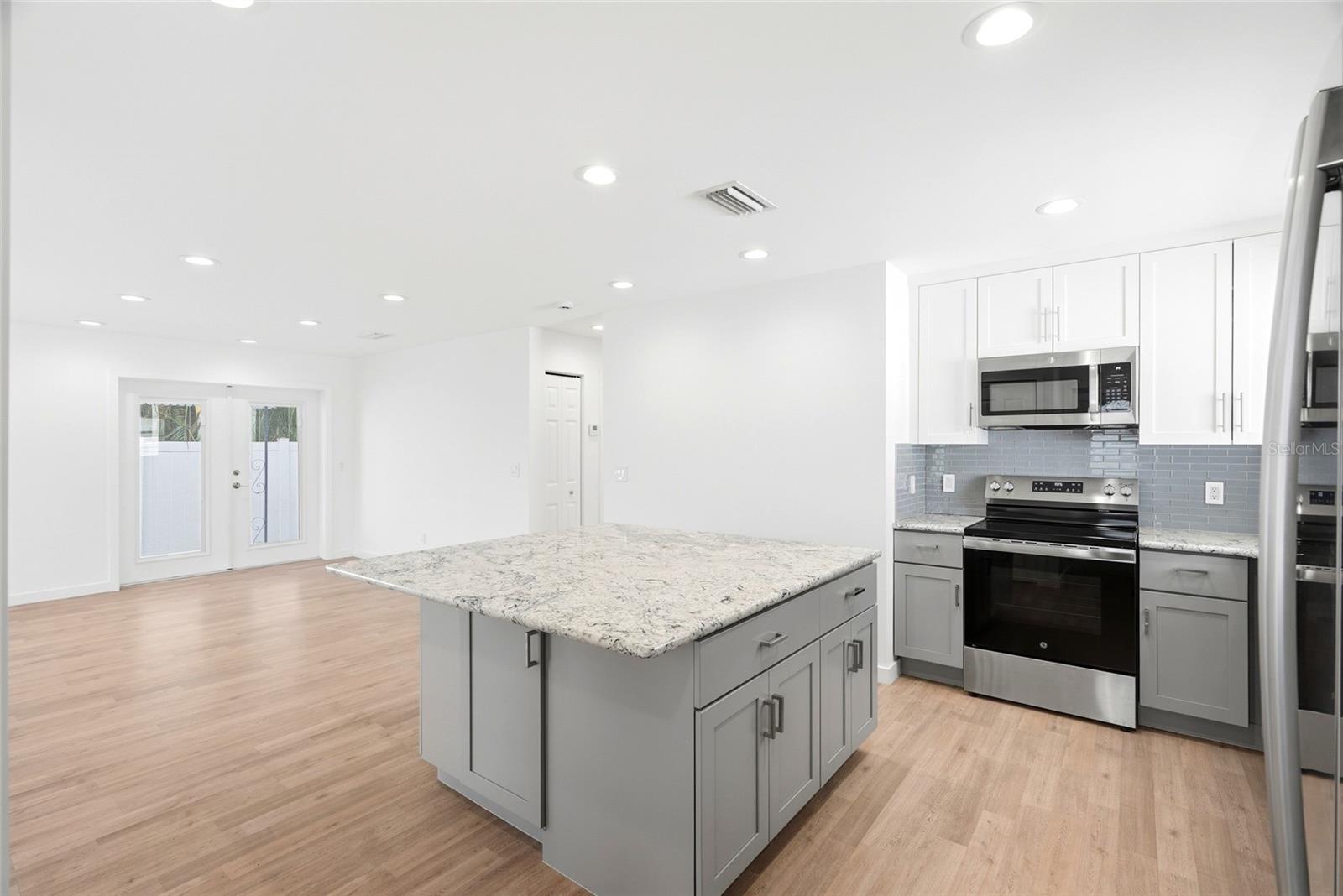 1867 MICHIGAN AVE NE, ST PETERSBURG, FL — photo 11