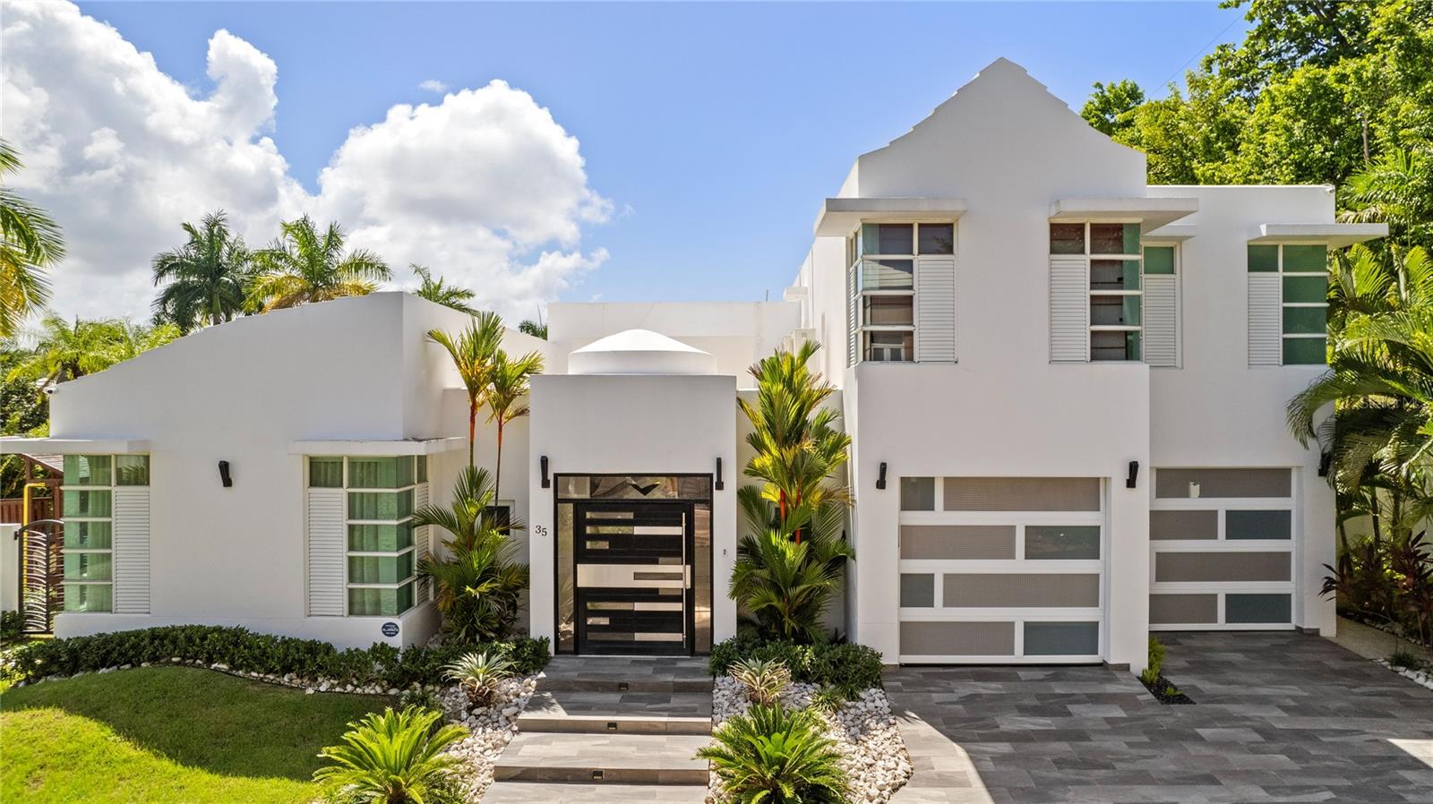 35 PASEO LAS PALMAS, DORADO, PR