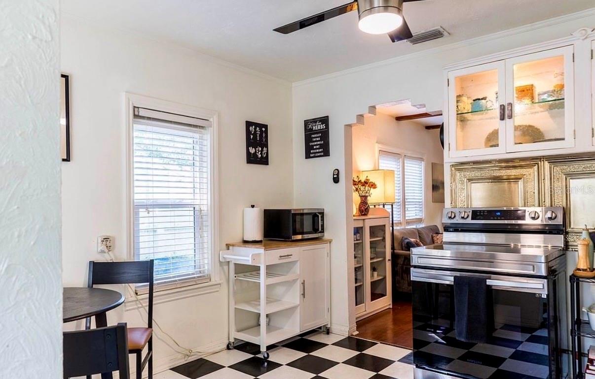 1750 34TH AVE N, ST PETERSBURG, FL — photo 11