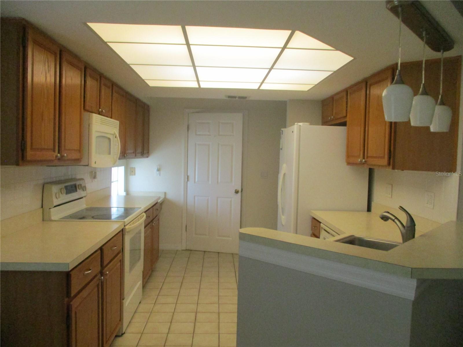 209 N BROCKFIELD DR, SUN CITY CENTER, FL — photo 7