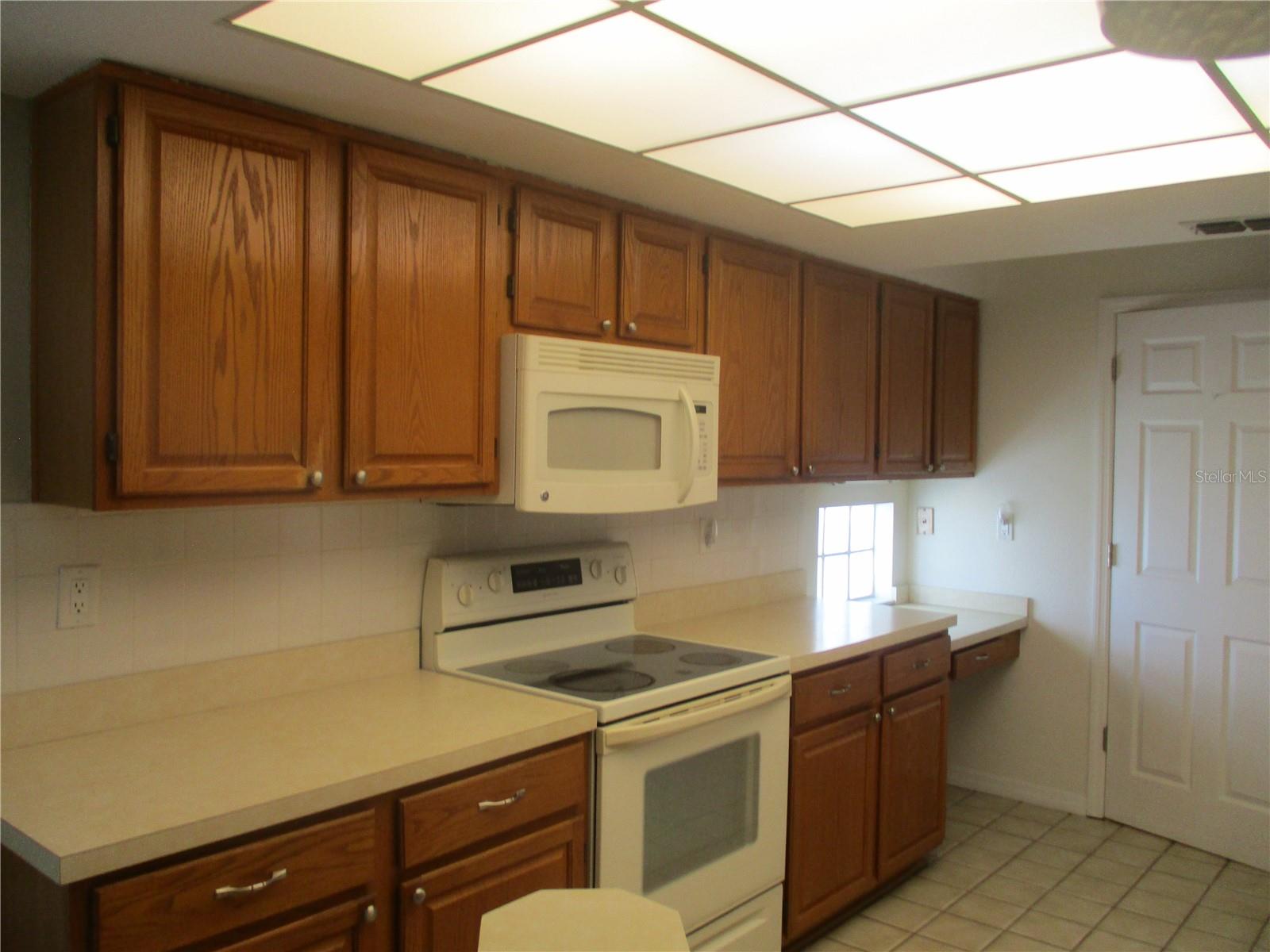 209 N BROCKFIELD DR, SUN CITY CENTER, FL — photo 8