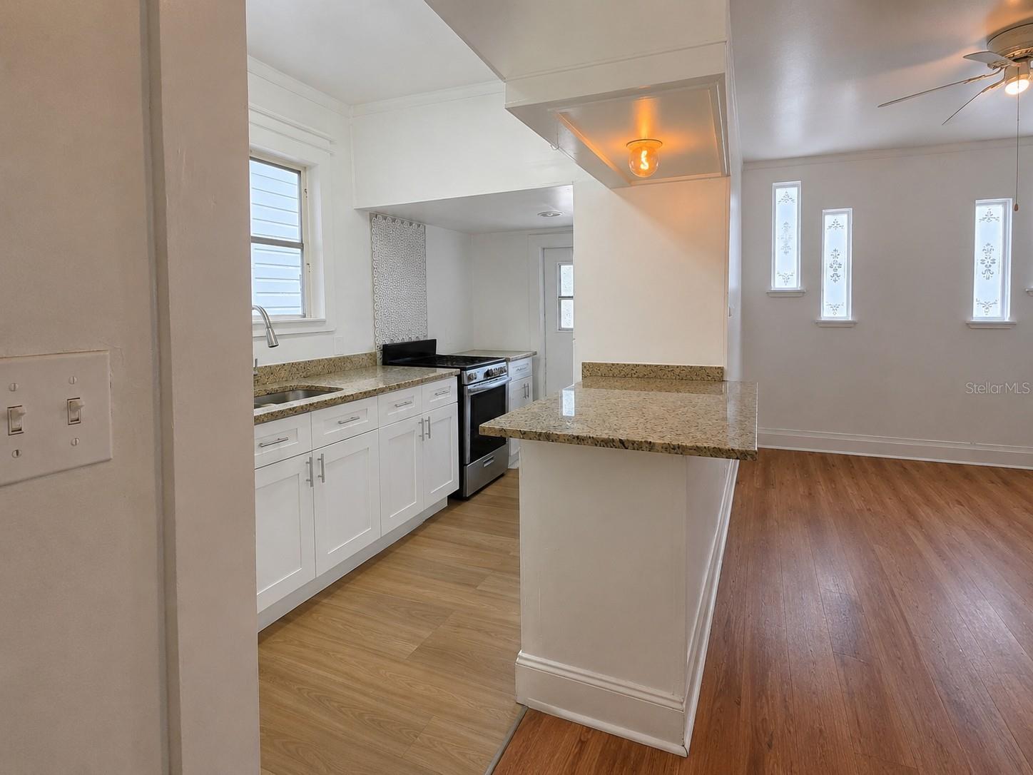 8211 N 10TH ST, TAMPA, FL — photo 7
