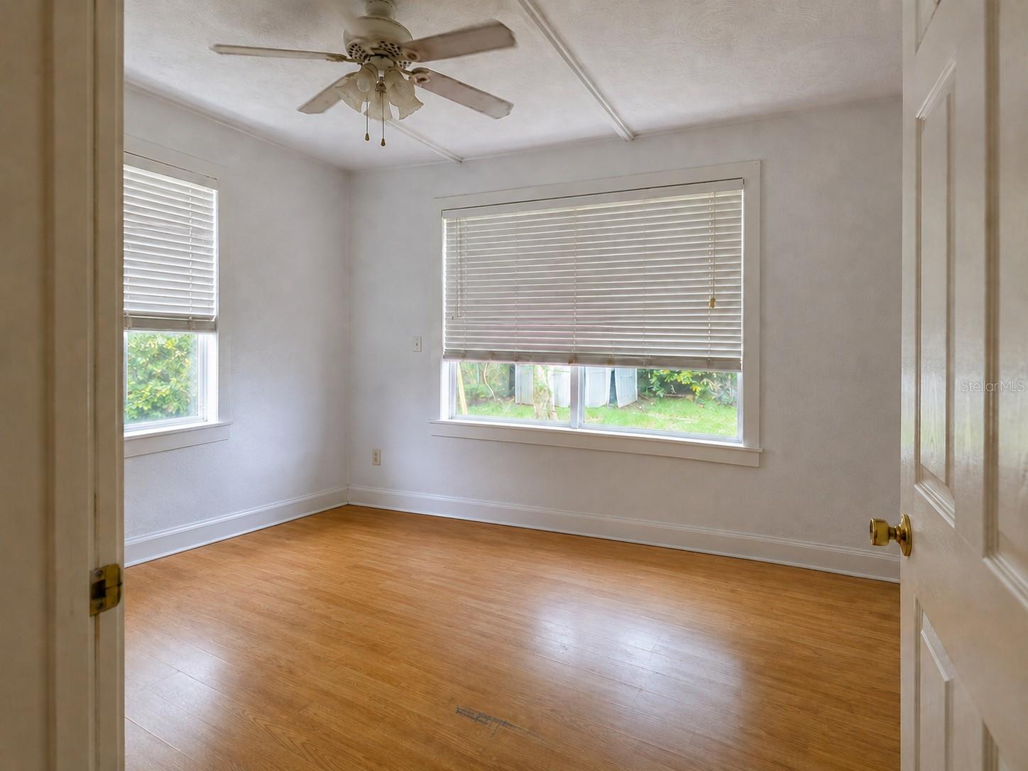 8211 N 10TH ST, TAMPA, FL — photo 9