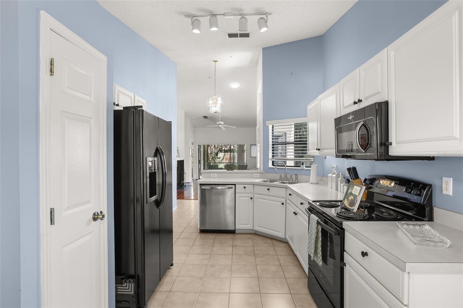 223 HERON ST, ALTAMONTE SPRINGS, FL — photo 12