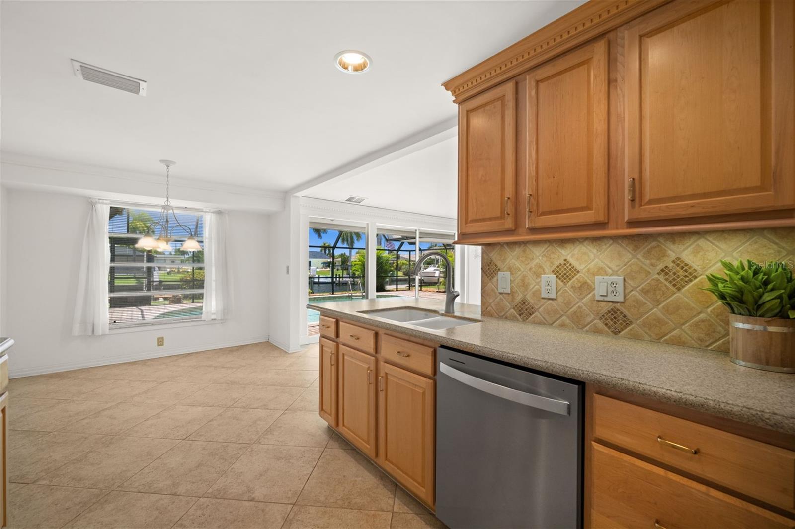 4102 SE 1ST PL, CAPE CORAL, FL — photo 22