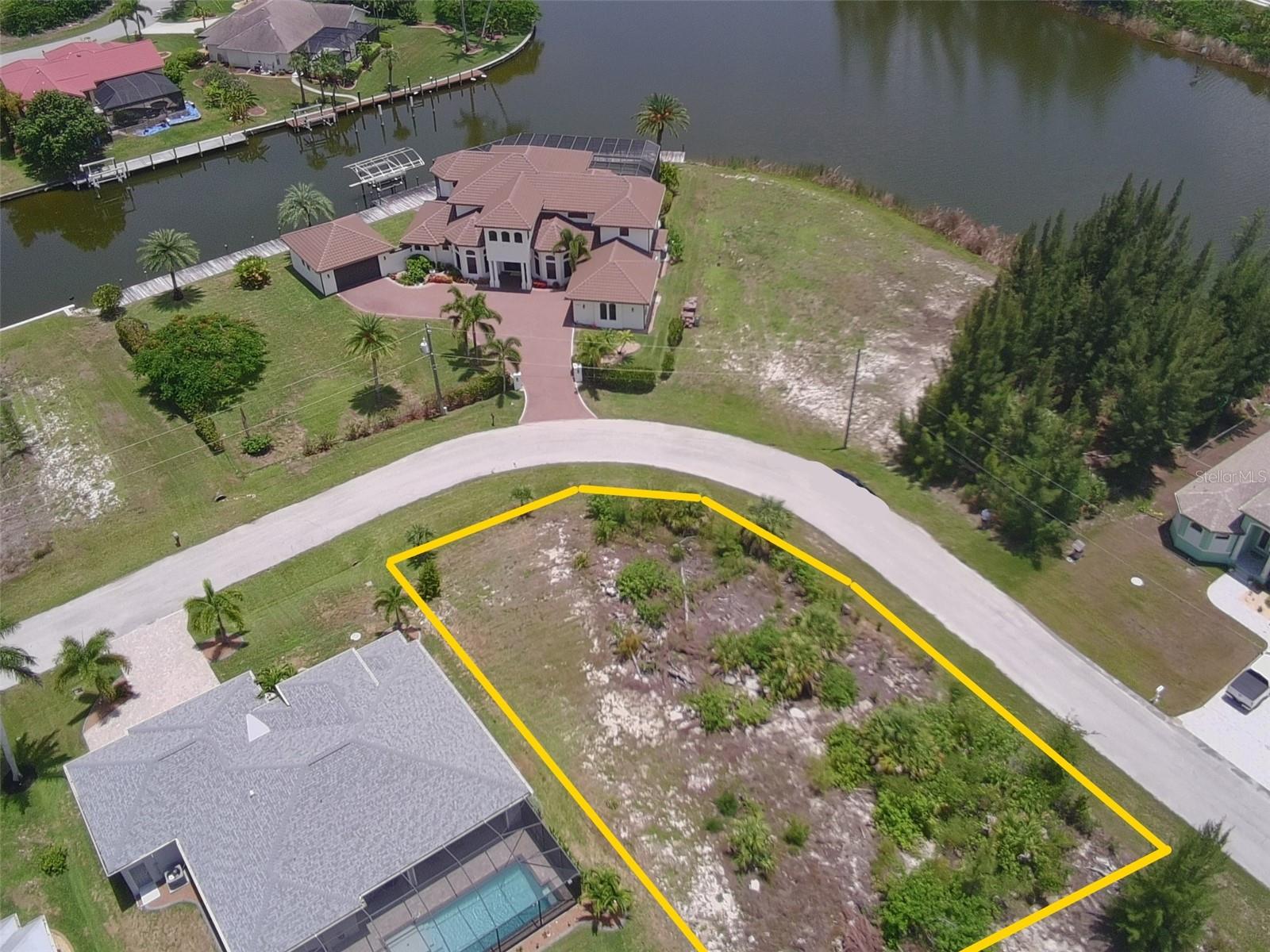 10571 POUGHKEEPSIE CIR, PORT CHARLOTTE, FL — photo 2