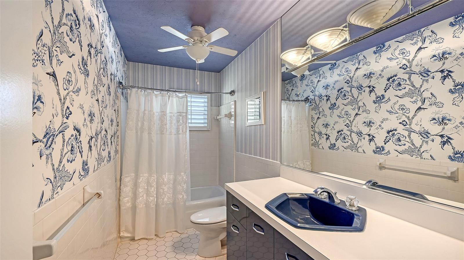 660 GOLDEN GATE POINT #51 & 52, SARASOTA, FL — photo 28