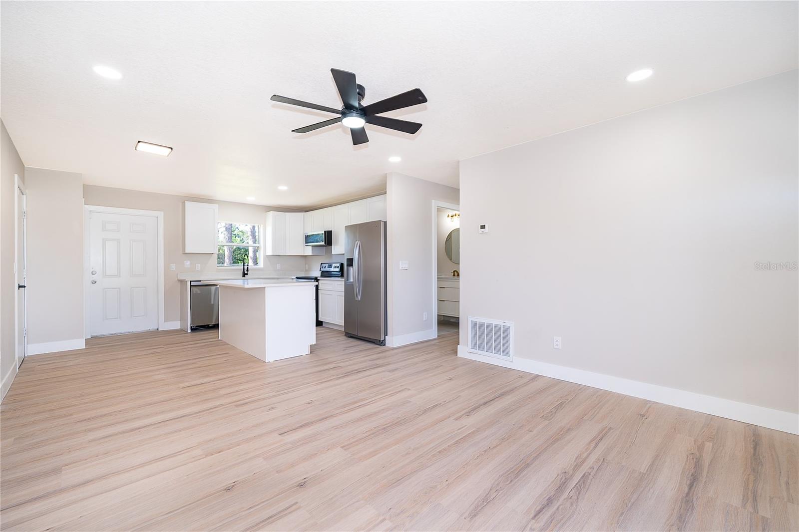 1033 EMBRUN CT, KISSIMMEE, FL — photo 4