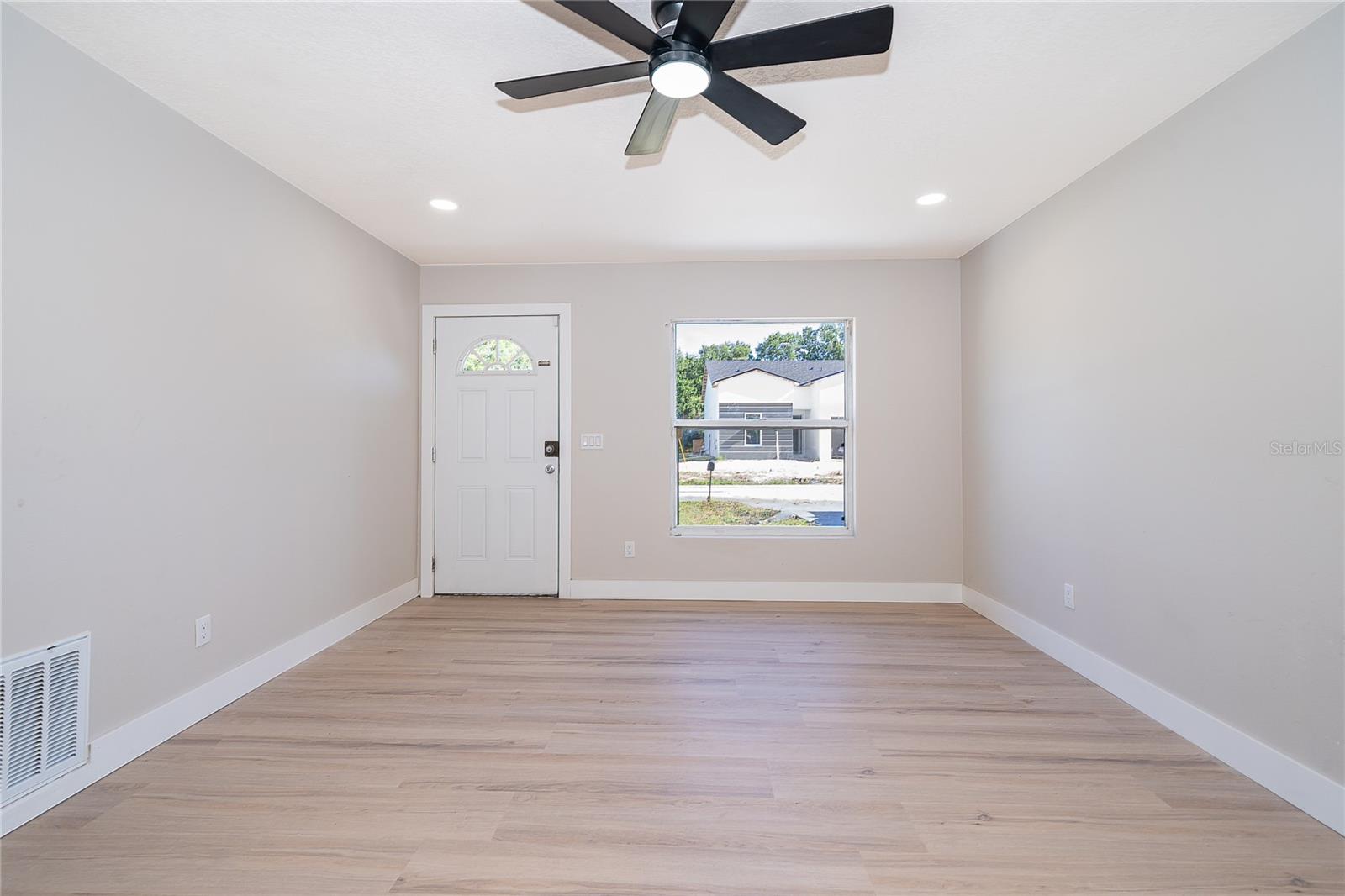 1033 EMBRUN CT, KISSIMMEE, FL — photo 10