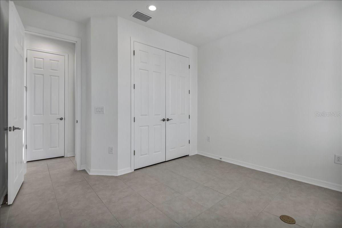 17703 SAVORY MIST CIR, LAKEWOOD RANCH, FL — photo 9