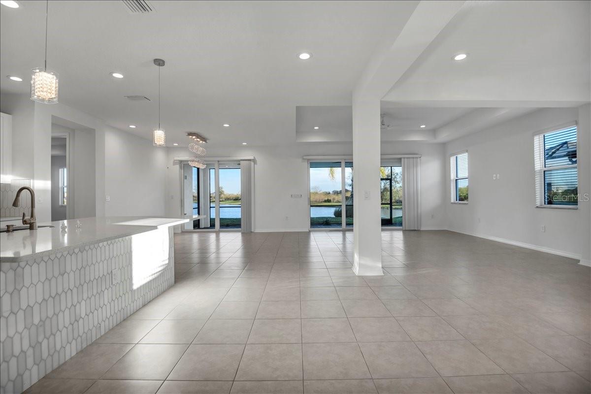 17703 SAVORY MIST CIR, LAKEWOOD RANCH, FL — photo 11