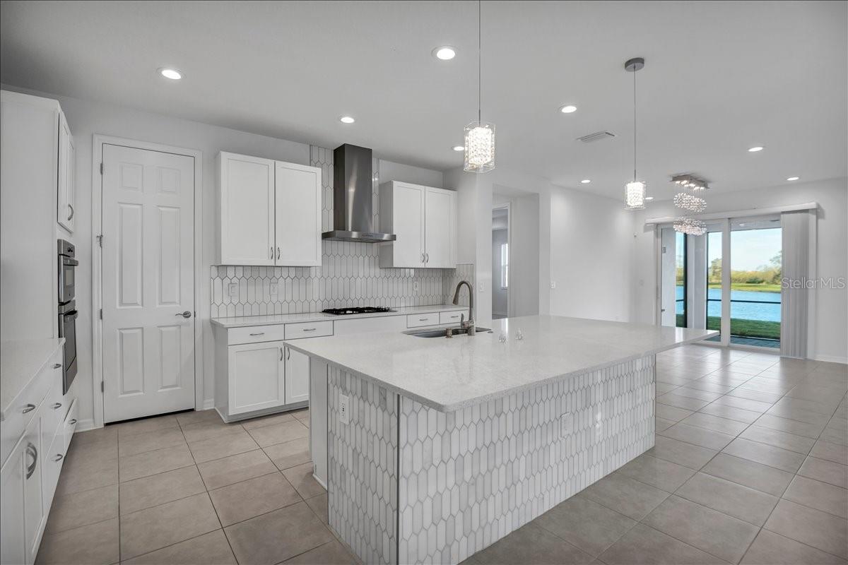 17703 SAVORY MIST CIR, LAKEWOOD RANCH, FL — photo 13