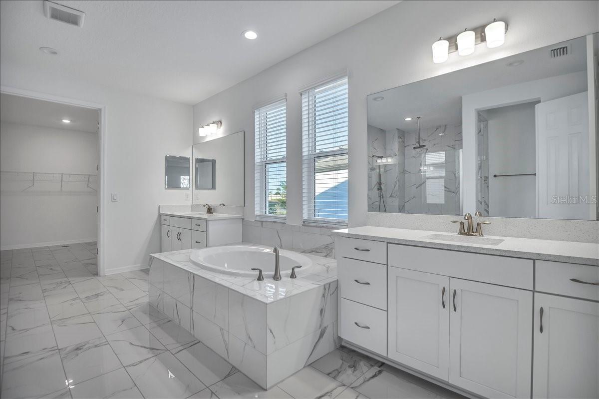 17703 SAVORY MIST CIR, LAKEWOOD RANCH, FL — photo 29
