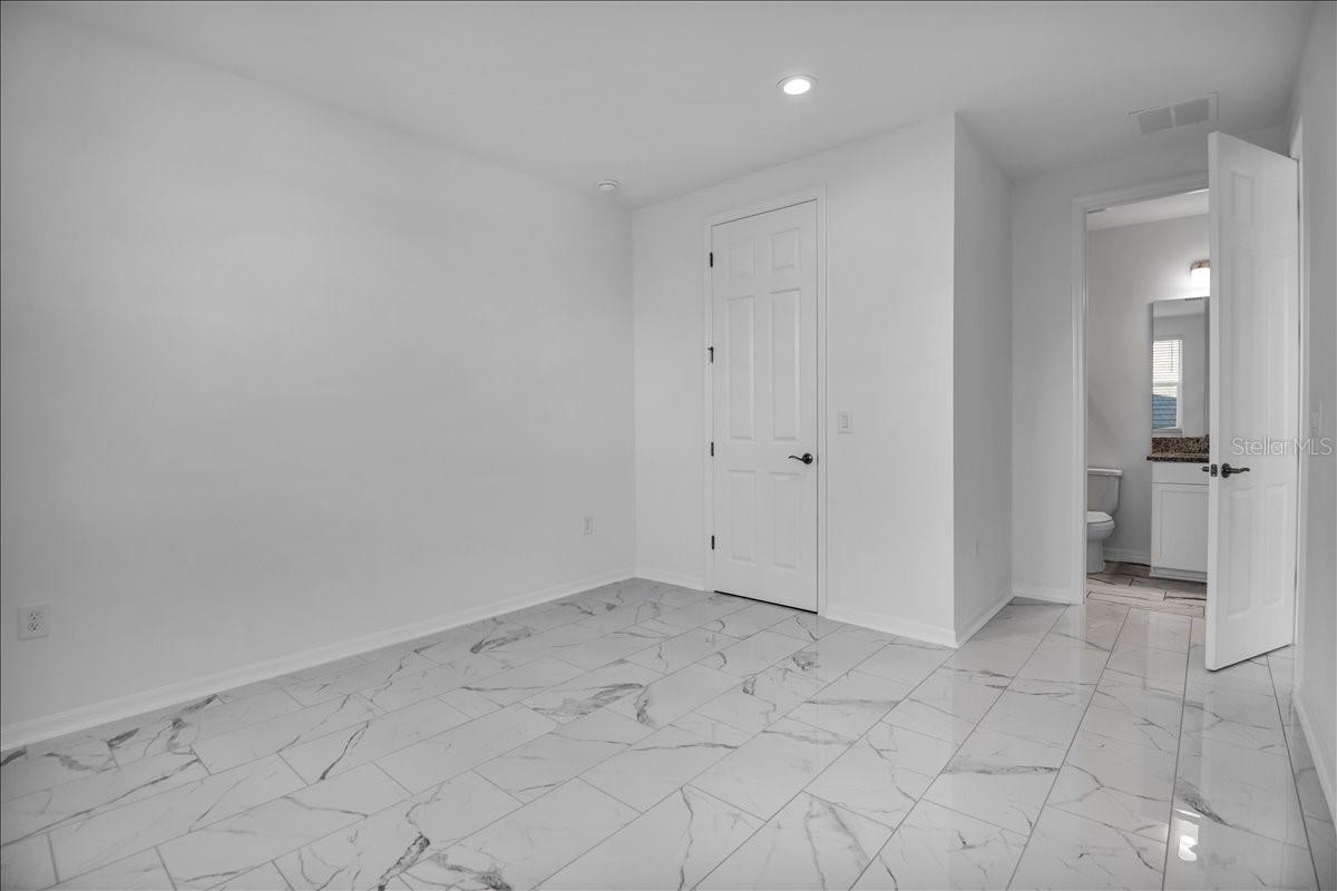 17703 SAVORY MIST CIR, LAKEWOOD RANCH, FL — photo 40