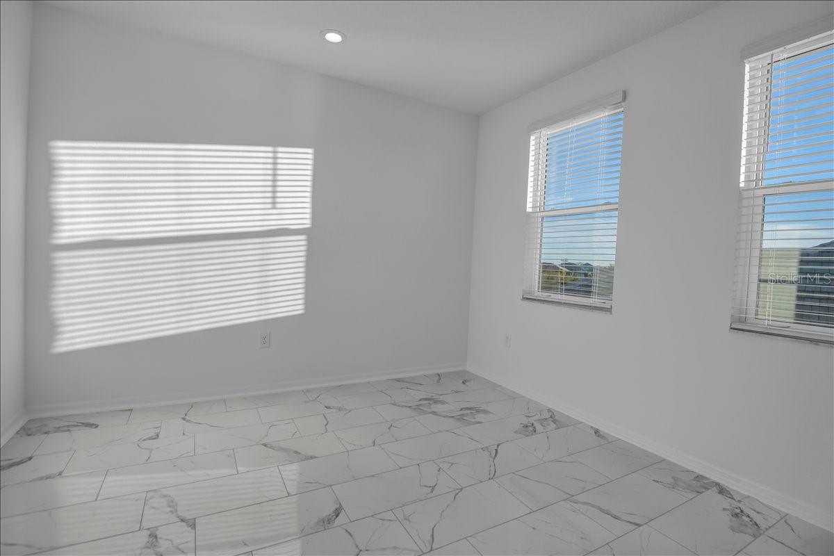 17703 SAVORY MIST CIR, LAKEWOOD RANCH, FL — photo 42