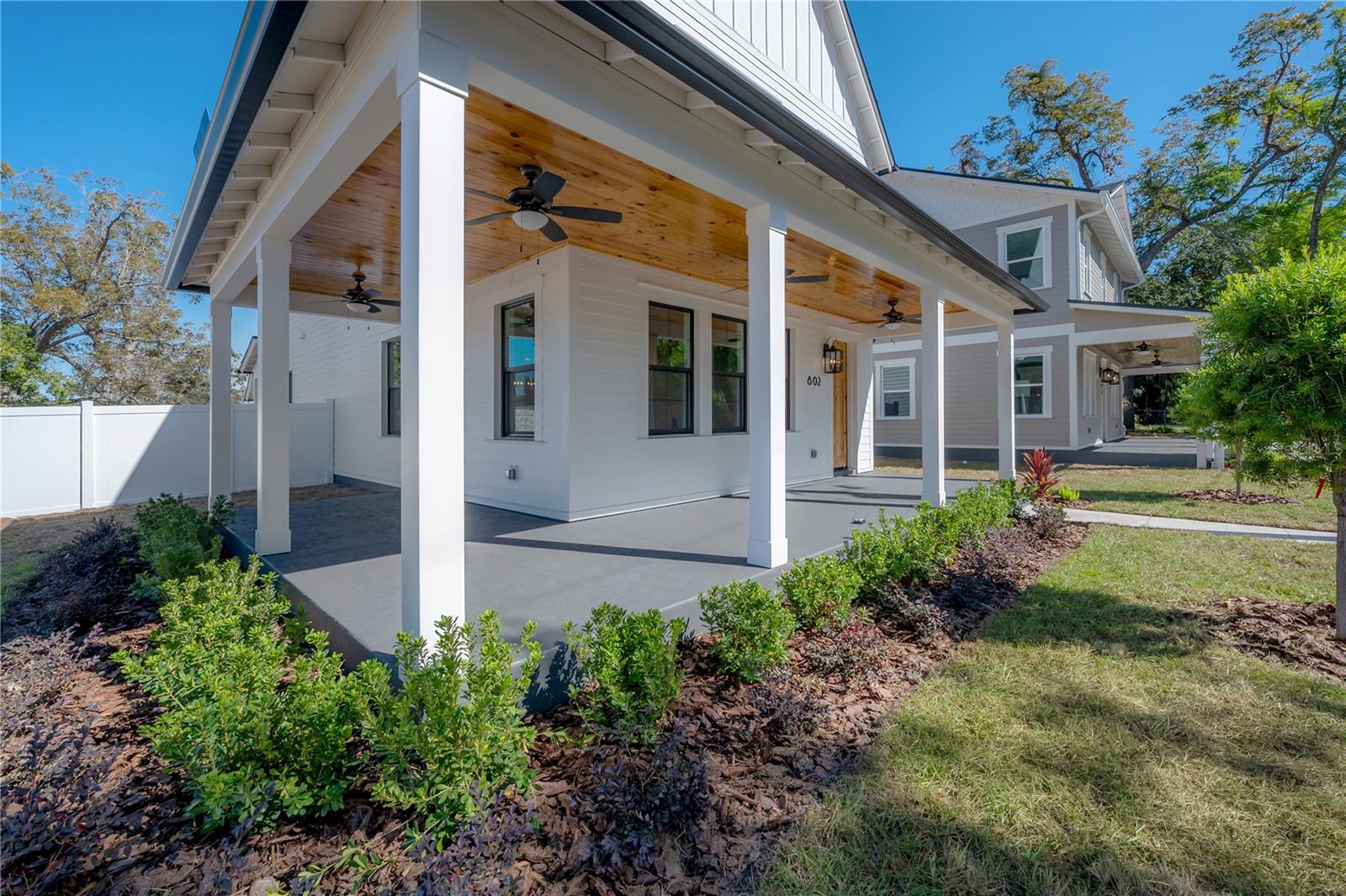 802 E WILDER AVE, TAMPA, FL — photo 2