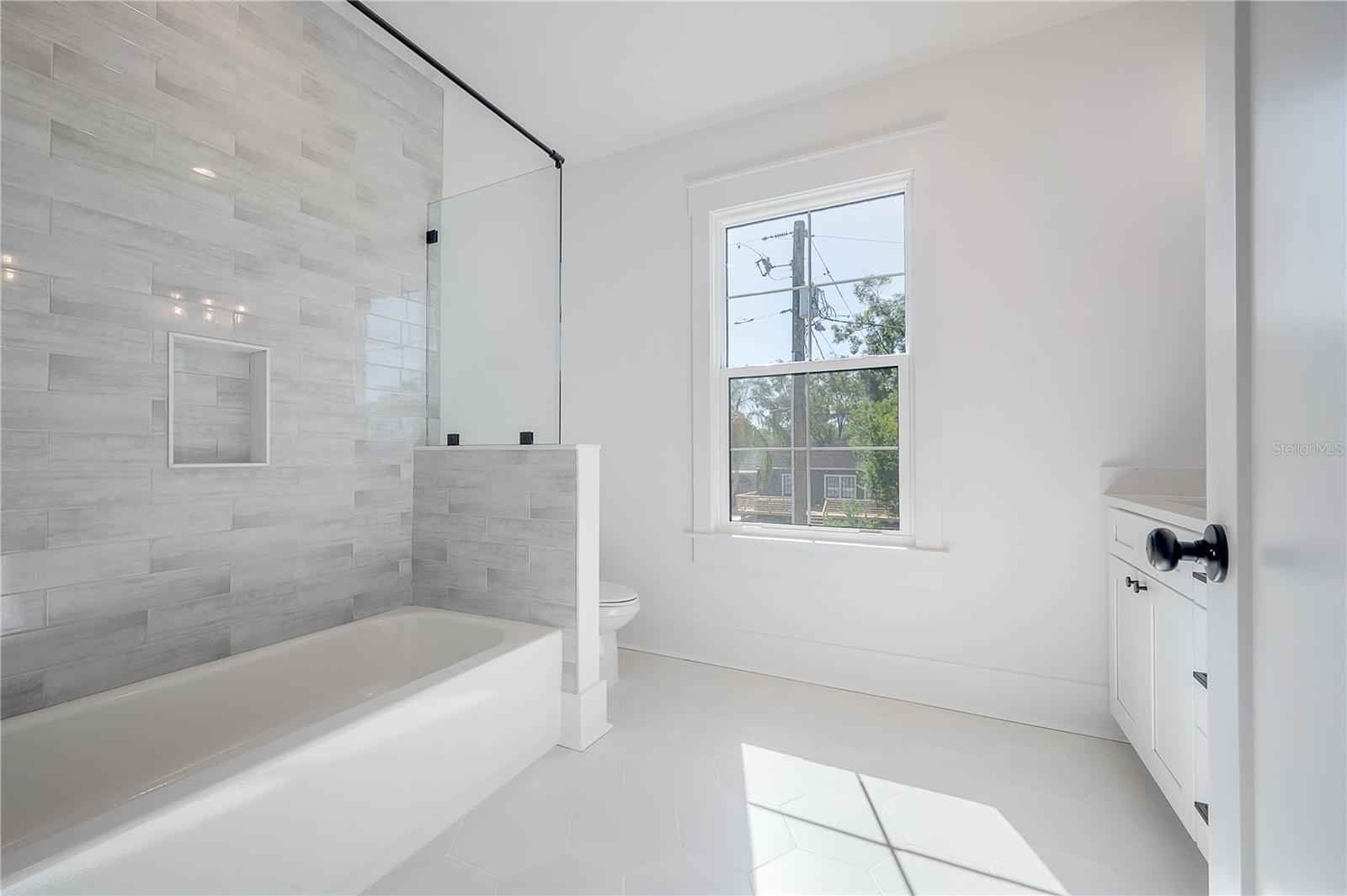 802 E WILDER AVE, TAMPA, FL — photo 37