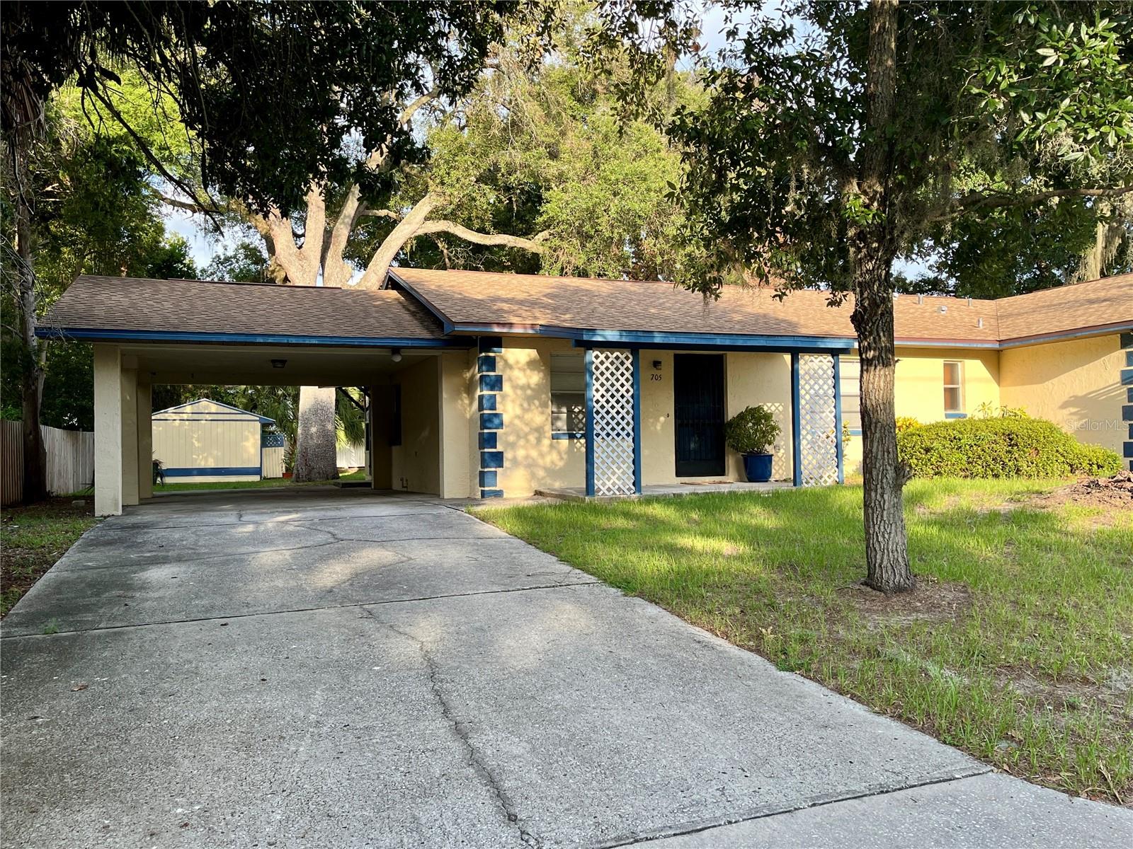 705 BAYOU AVE, TARPON SPRINGS, FL — photo 2
