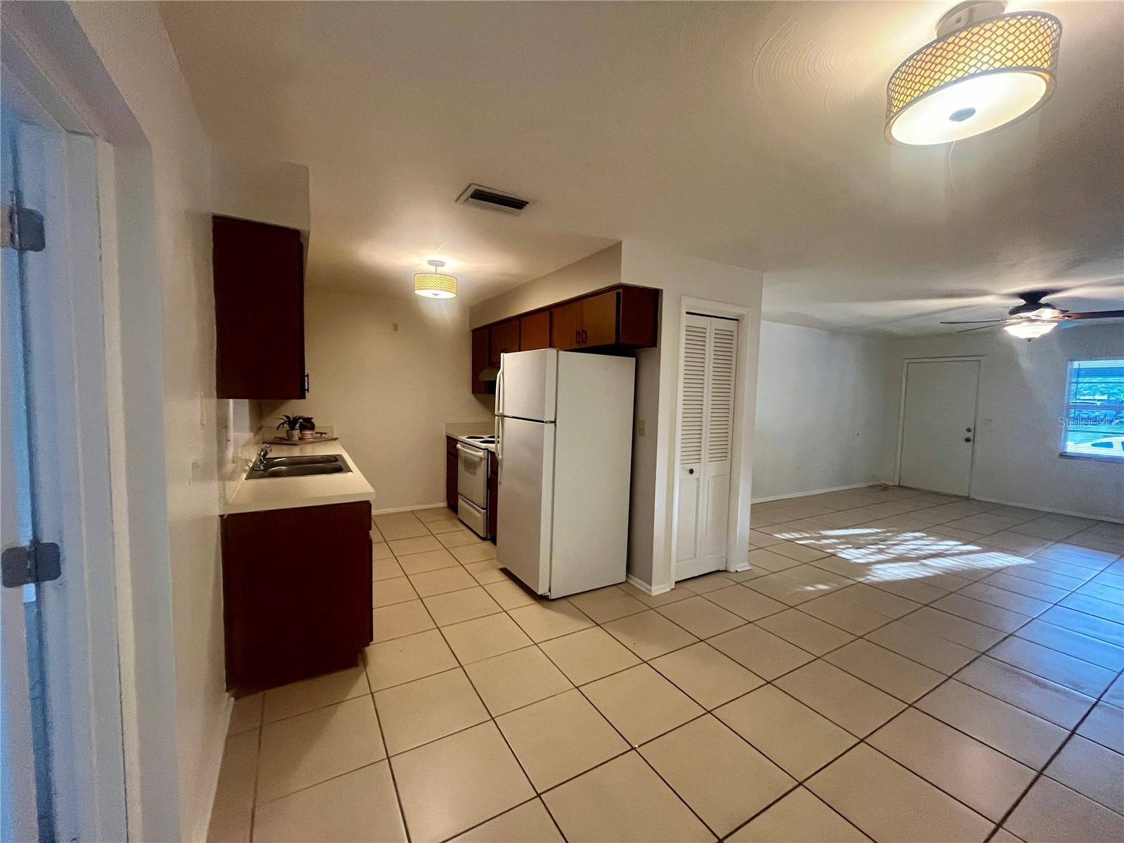 705 BAYOU AVE, TARPON SPRINGS, FL — photo 5