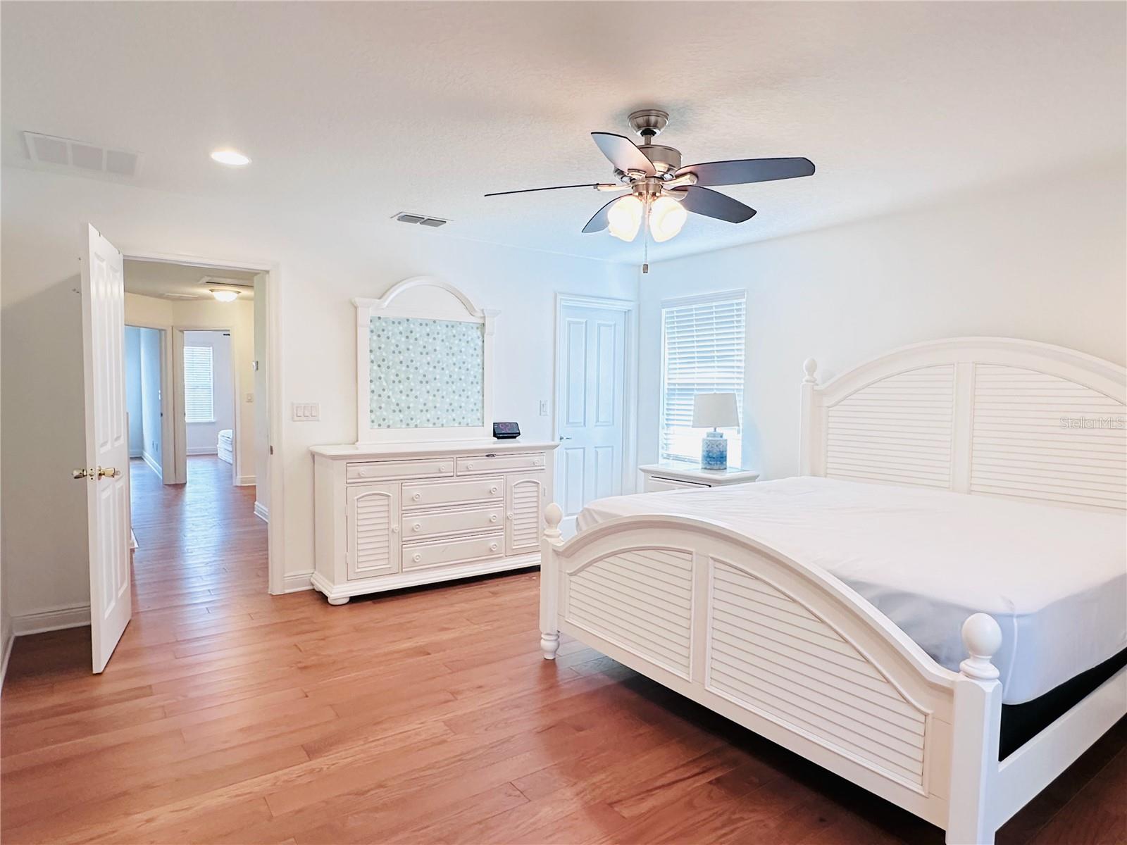 10132 GRAND OAK CIR, MADEIRA BEACH, FL — photo 35