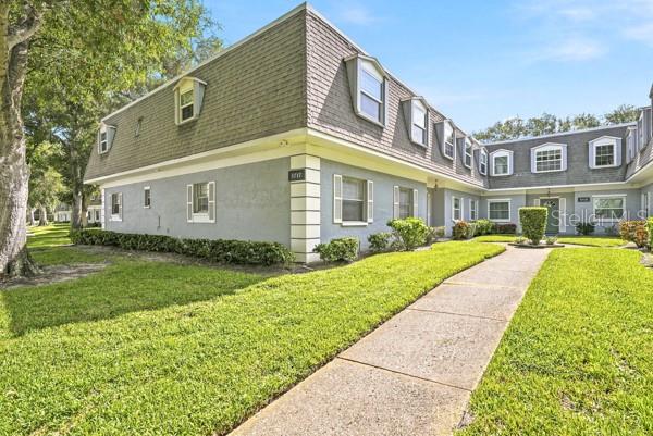 1717 BELLEAIR FOREST DR #A, CLEARWATER, FL — photo 2