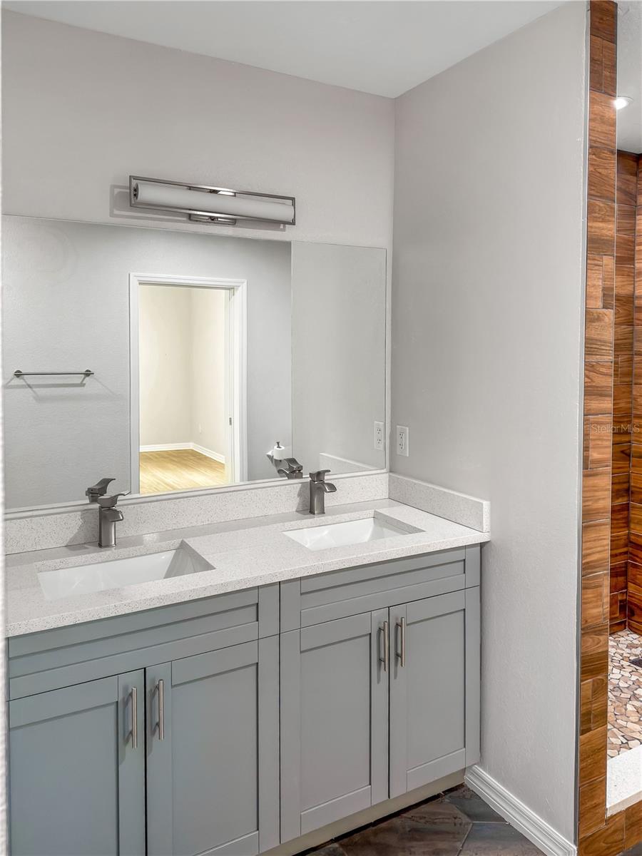 2116 W STATE ST, TAMPA, FL — photo 17