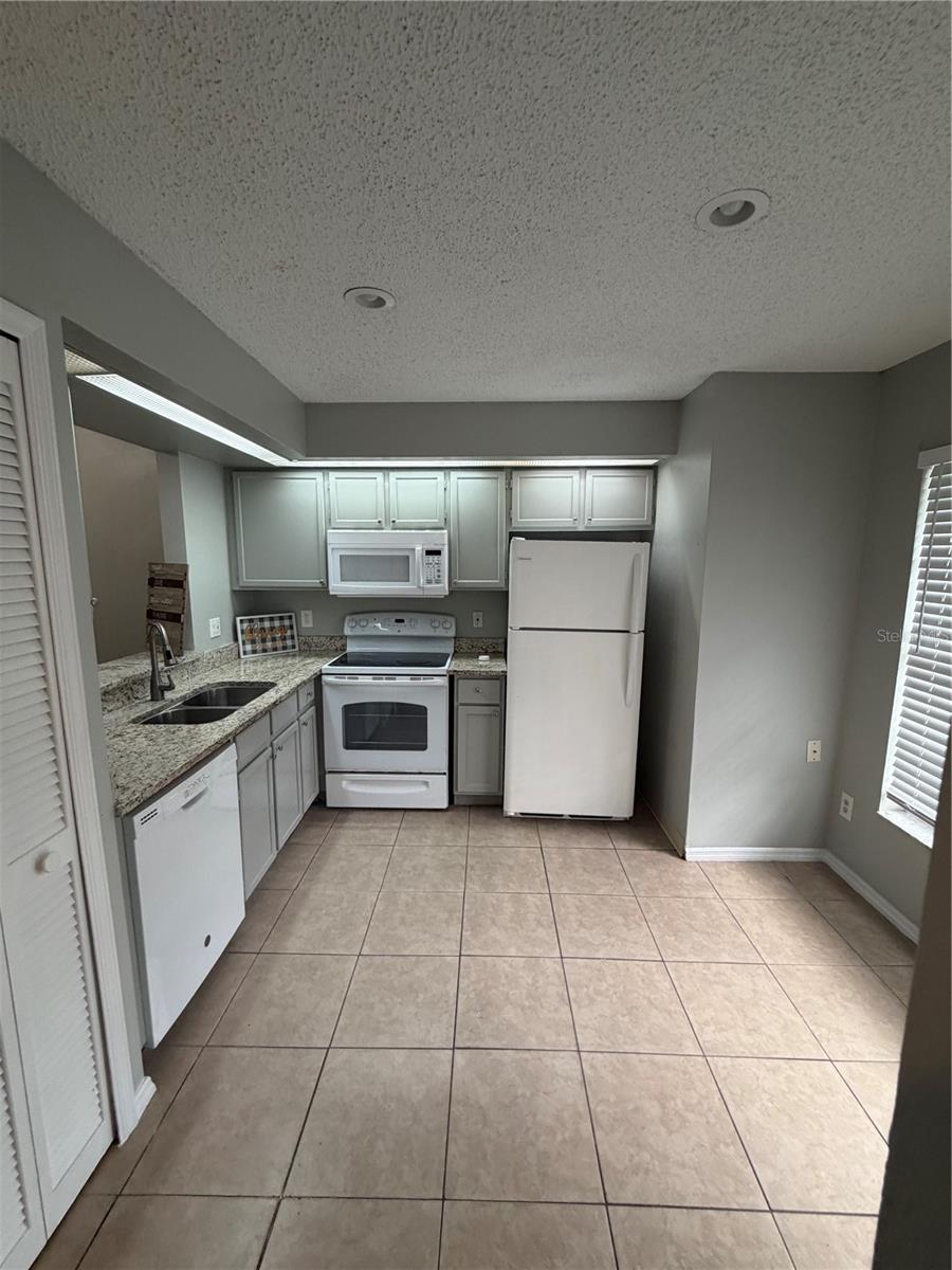 14864 LAGUNA BEACH CIR, ORLANDO, FL — photo 6