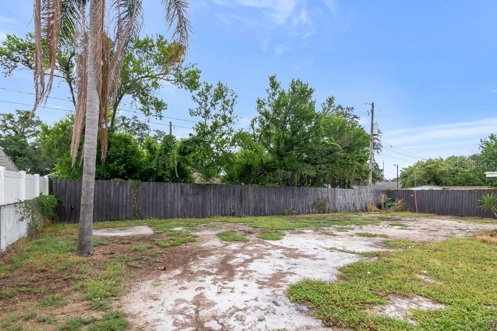8709 N RENFREW PL, TAMPA, FL — photo 20