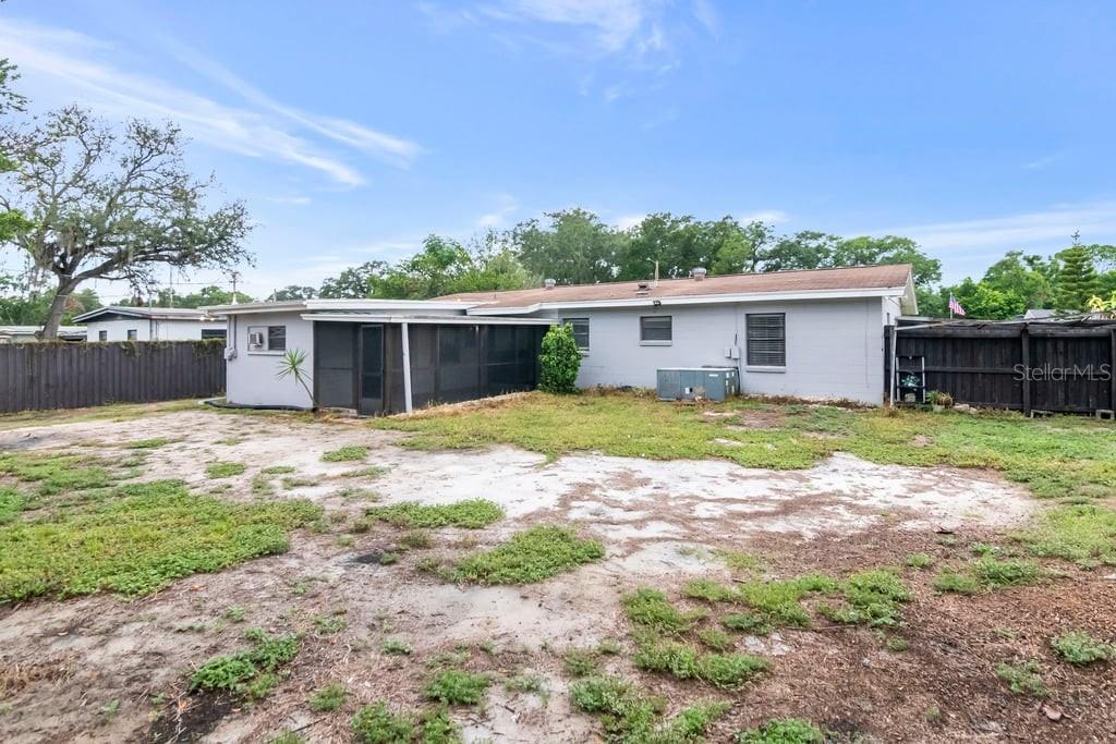 8709 N RENFREW PL, TAMPA, FL — photo 19