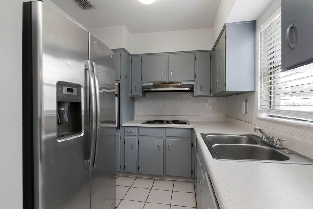 8709 N RENFREW PL, TAMPA, FL — photo 5