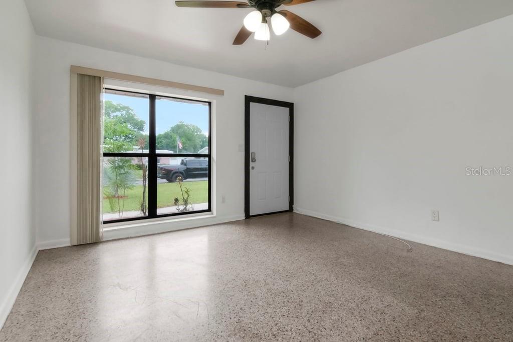 8709 N RENFREW PL, TAMPA, FL — photo 10