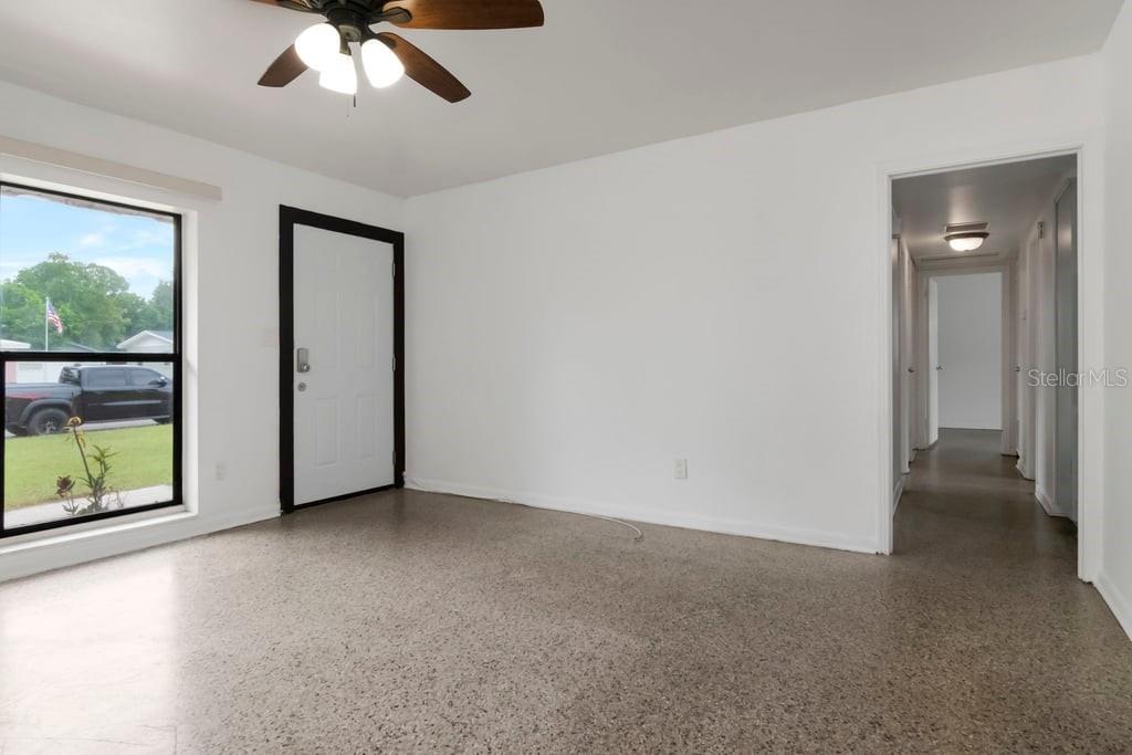 8709 N RENFREW PL, TAMPA, FL — photo 9