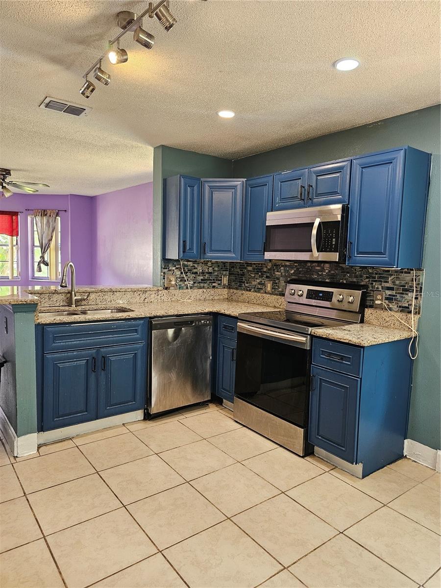1588 CYPRESS WOODS CIR, ST CLOUD, FL — photo 2