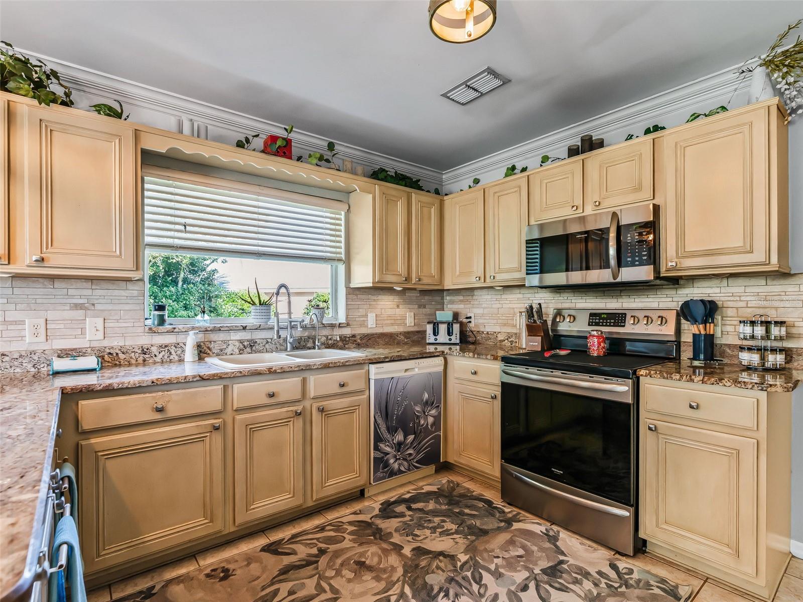 609 ORTEGA WAY, THE VILLAGES, FL — photo 12
