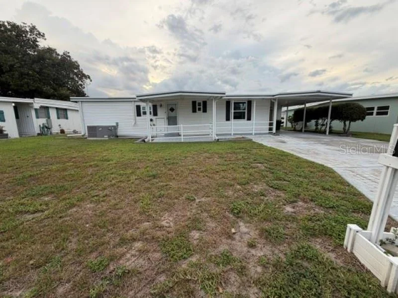 1023 SOUTHLAND DR, TAVARES, FL