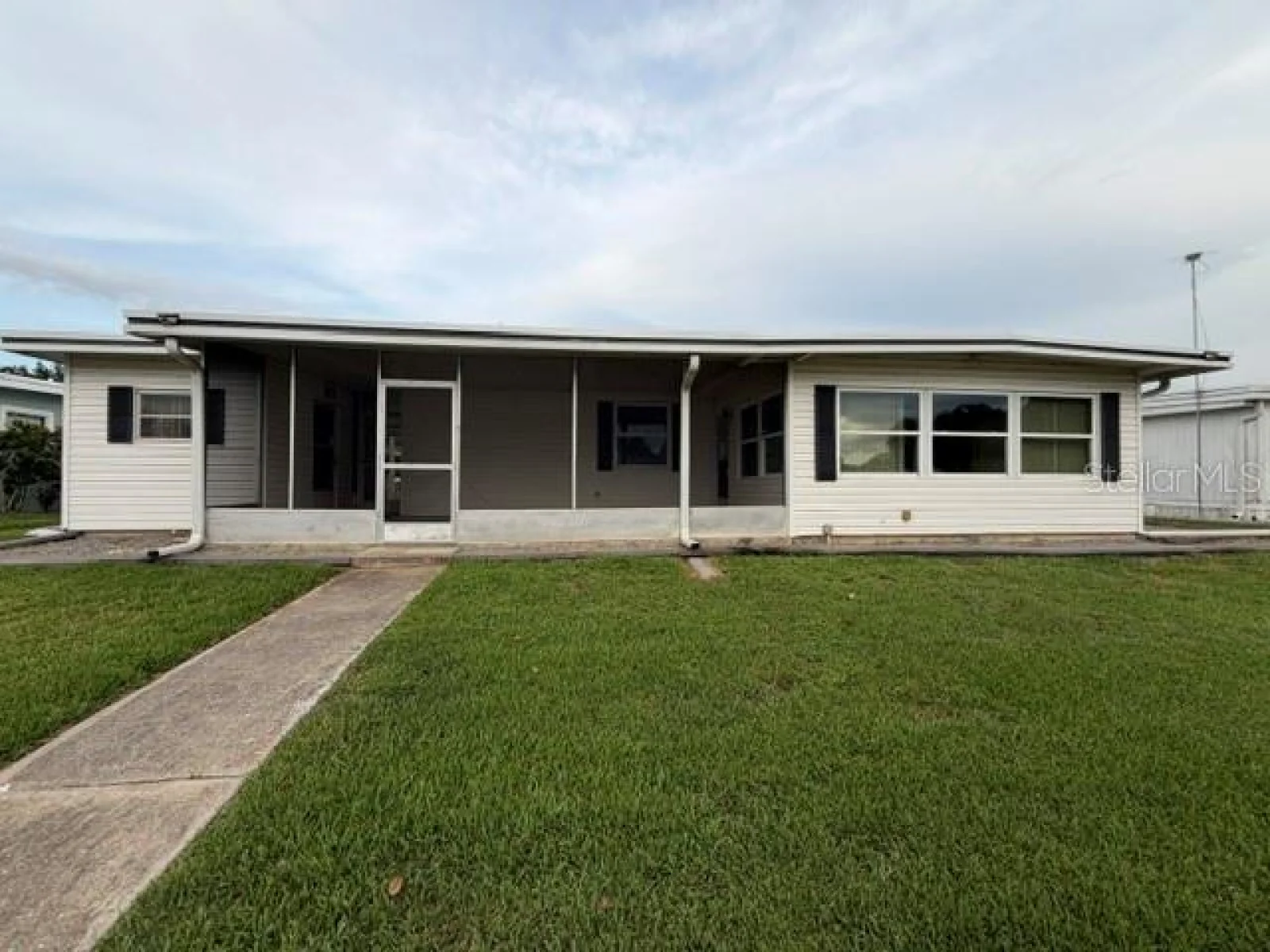 1023 SOUTHLAND DR, TAVARES, FL — photo 2