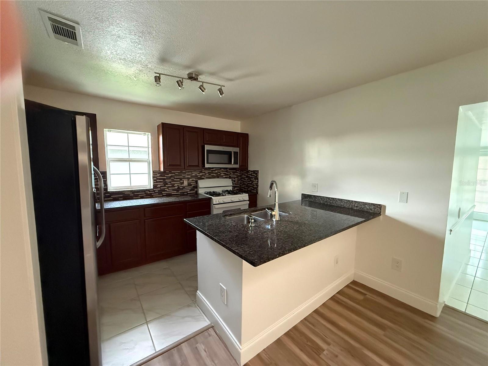 2348 GINGER MILL BLVD, ORLANDO, FL — photo 4