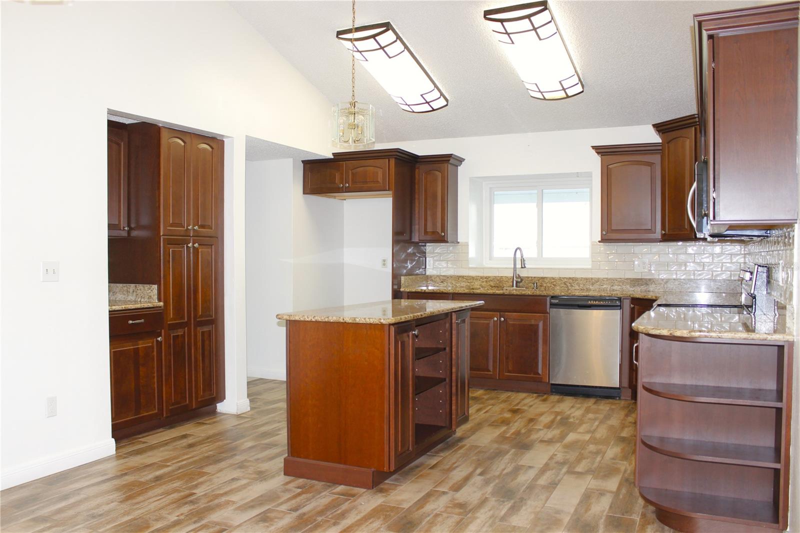 1913 FIRETHORN CT, BRANDON, FL — photo 6