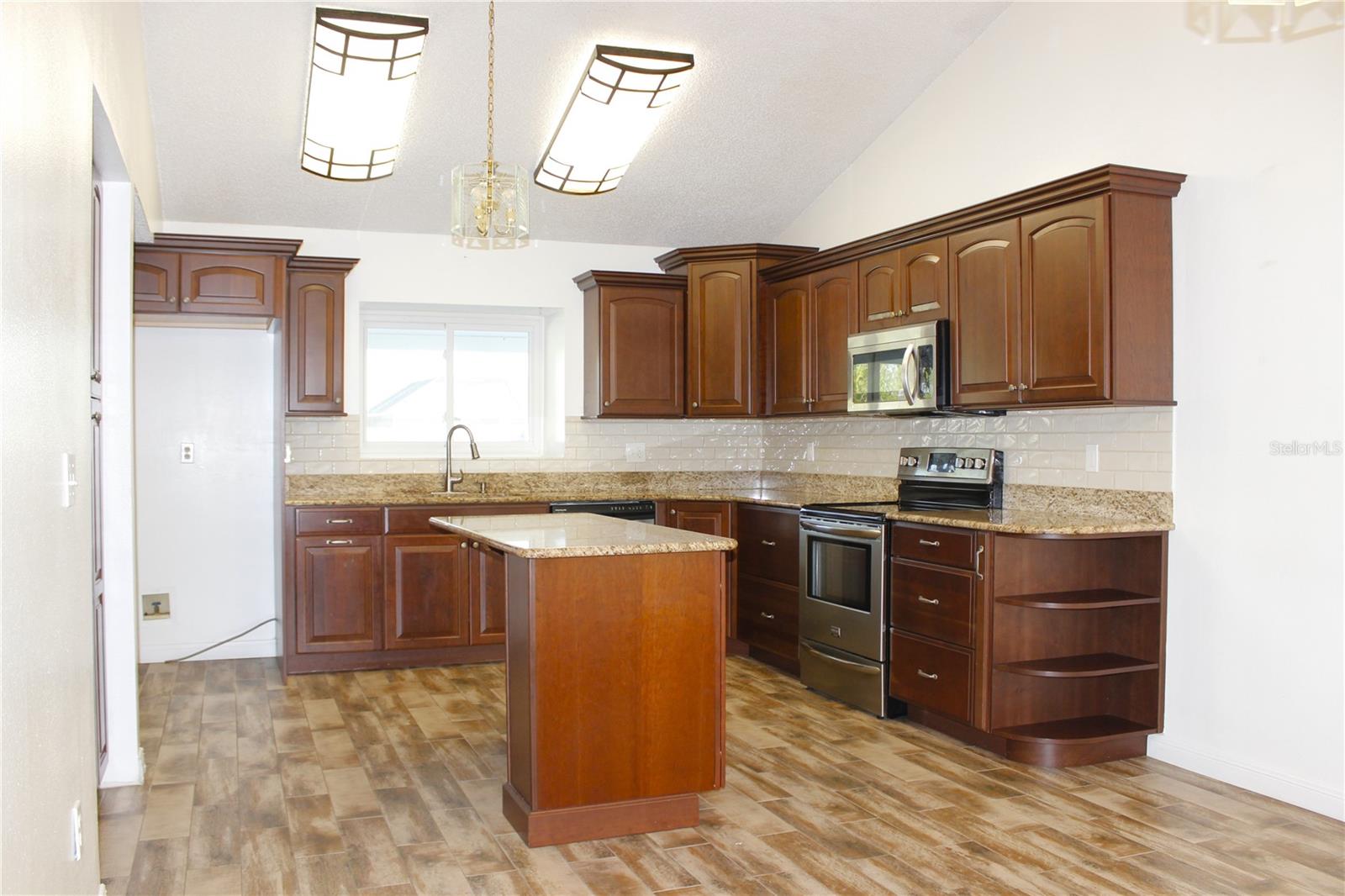 1913 FIRETHORN CT, BRANDON, FL — photo 7