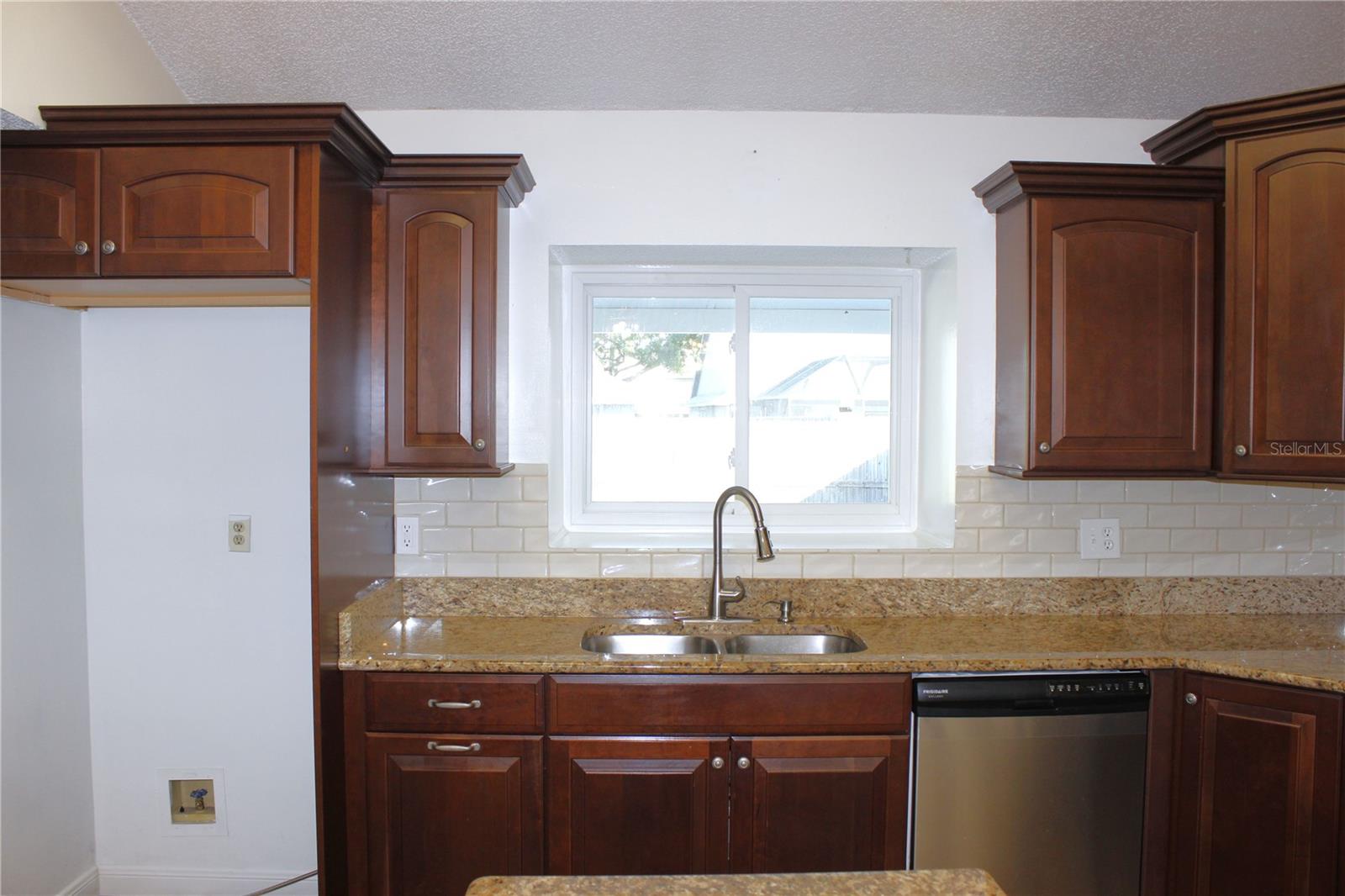 1913 FIRETHORN CT, BRANDON, FL — photo 10
