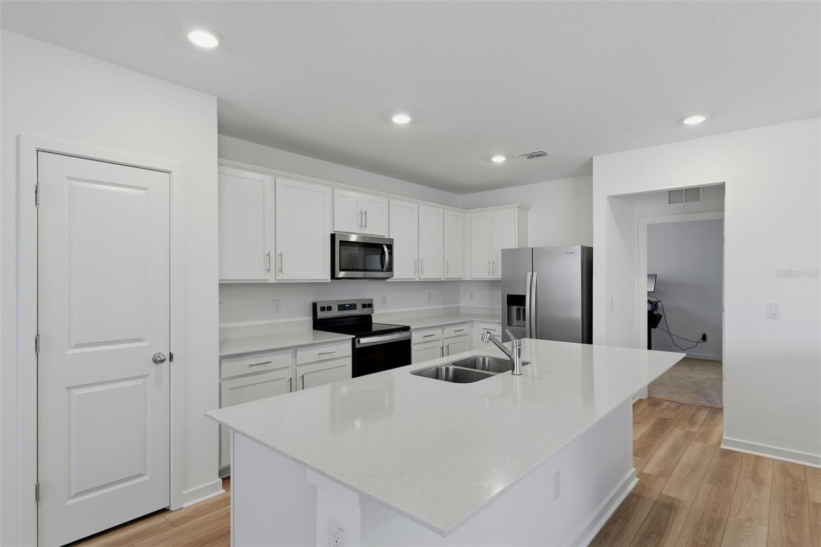 10517 HIDDEN BANKS GLN, PARRISH, FL — photo 11